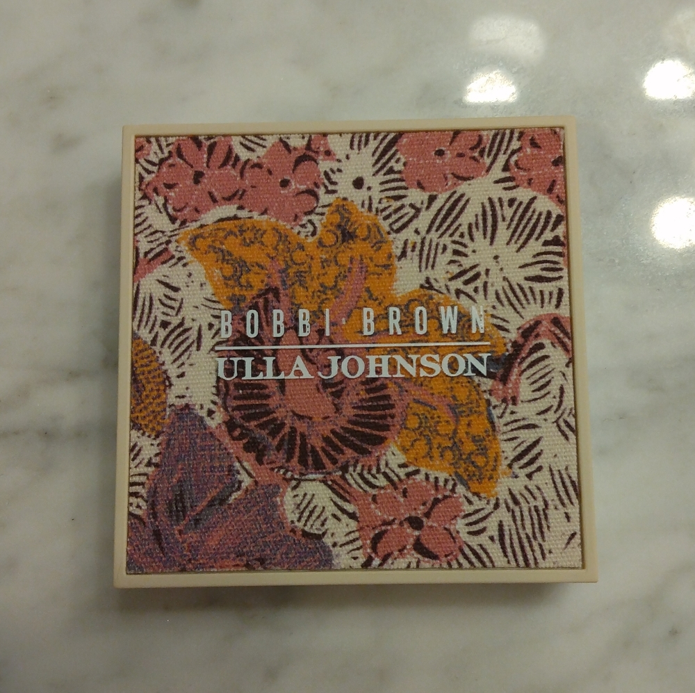Bobbi Brown Ulla Johnson Collection Highlighting Powder in Pink Glow